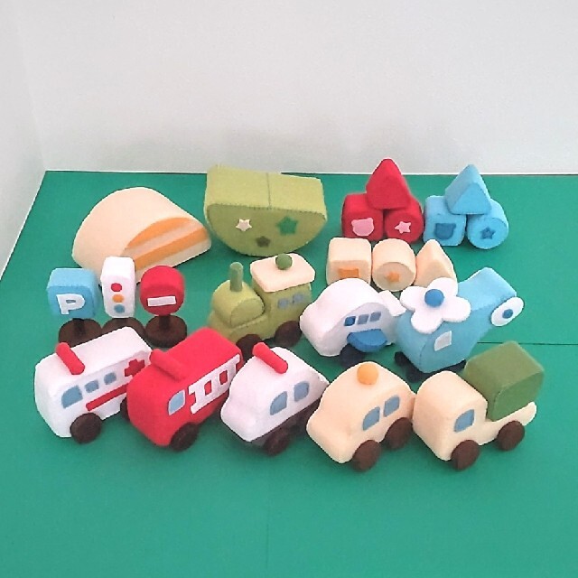 車のおもちゃ☆フェルト乗り物セット