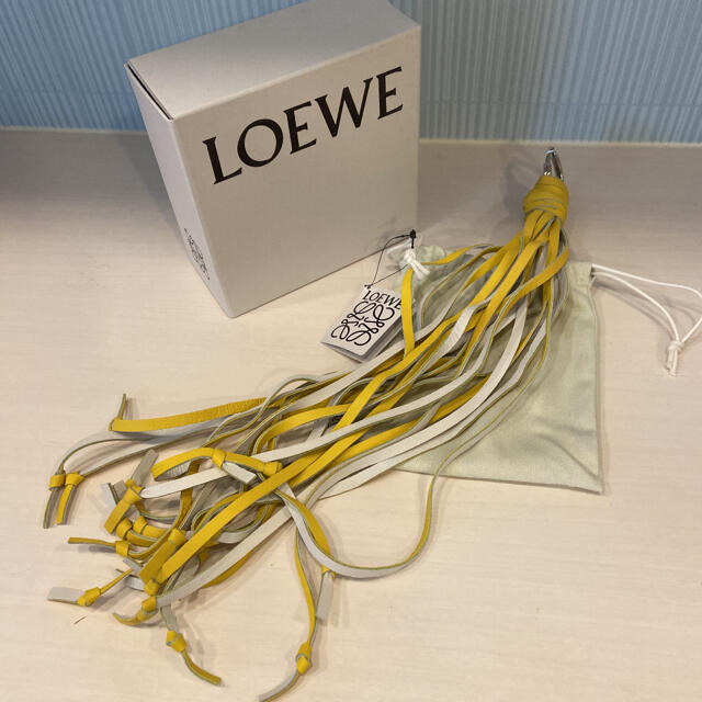 LOEWE ロエベ タッセルチャーム バッグチャーム レザーキーホルダー