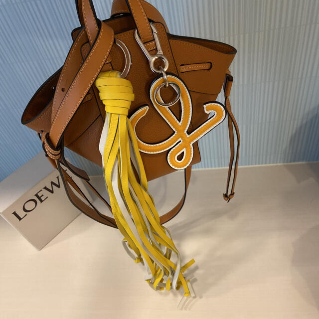 LOEWE　ロエベ　タッセルチャーム　バッグチャーム　レザーキーホルダー