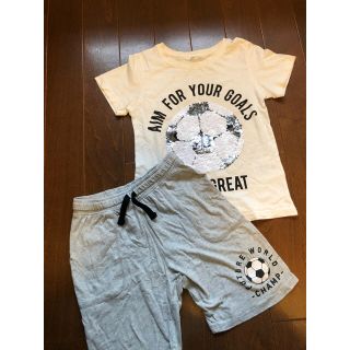 エイチアンドエム(H&M)のH&M スパンコールサッカーTシャツ＆パンツ2枚セット(Tシャツ/カットソー)