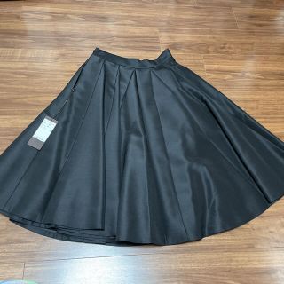 フォクシー(FOXEY)の新品タグつき！foxey⭐︎サイズ38⭐︎黒　フレアスカート⭐︎(ひざ丈スカート)