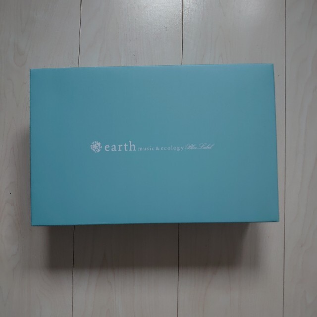 earth music & ecology(アースミュージックアンドエコロジー)の新品未使用タグ付チャンキーヒールパンプスS黒アースミュージックアンドエコロジー レディースの靴/シューズ(ハイヒール/パンプス)の商品写真