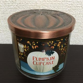 バスアンドボディーワークス(Bath & Body Works)のBath&Body Works★3芯キャンドル★パンプキンカップケーキ(キャンドル)