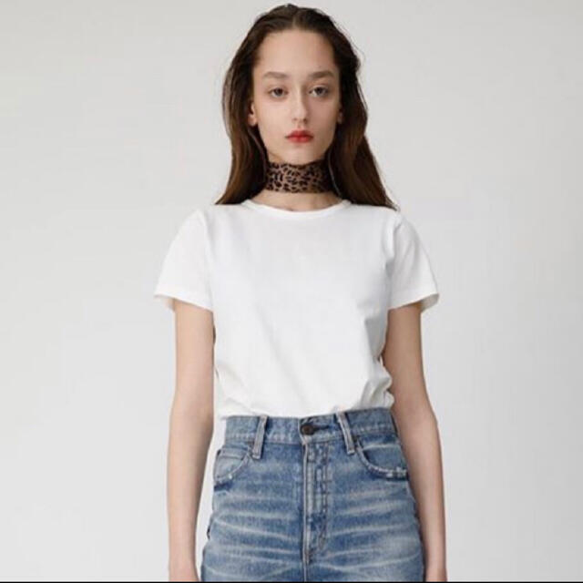 moussy(マウジー)のマウジー　シンプル　無地　トップス レディースのトップス(Tシャツ(半袖/袖なし))の商品写真