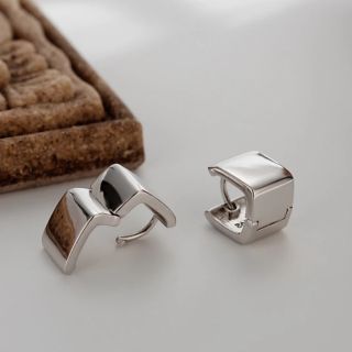 アダムエロぺ(Adam et Rope')のMini square silver pierce No.679(ピアス)