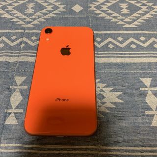 アイフォーン(iPhone)の新品送料込み　iPhone XR Coral 128 GB SIMフリー100%(スマートフォン本体)