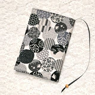 《文庫》和玉 ブックカバー♪ハンドメイド(ブックカバー)