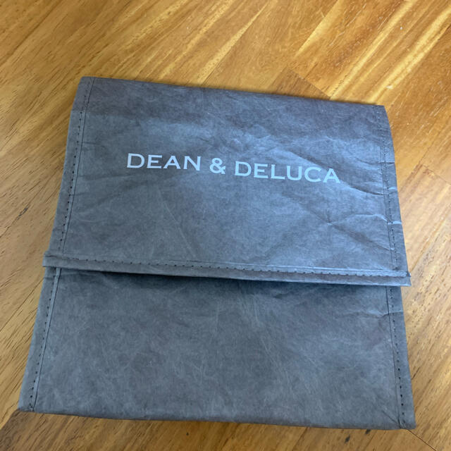 DEAN & DELUCA(ディーンアンドデルーカ)の新品 DEAN&DELUKA 保冷バッグ 折りたたみ ランチバッグ グレー インテリア/住まい/日用品のキッチン/食器(弁当用品)の商品写真