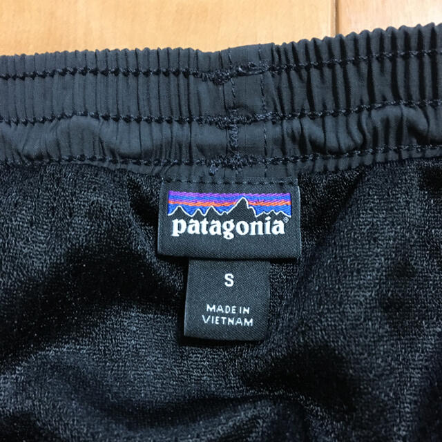 patagonia(パタゴニア)のパタゴニア　バギーズライトパンツ　ブラック　Sサイズ メンズのパンツ(ショートパンツ)の商品写真