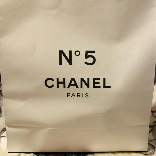 CHANEL(シャネル)のシャネルN°5ザ バスタブレット ファクトリー5 （100周年限定） コスメ/美容のボディケア(入浴剤/バスソルト)の商品写真