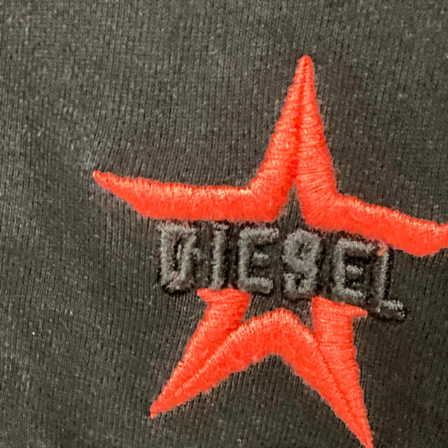 DIESEL(ディーゼル)のディーゼル　DIESEL スウェット トレーナー スタッズ　ロゴ　刺繍　黒　星 メンズのトップス(スウェット)の商品写真