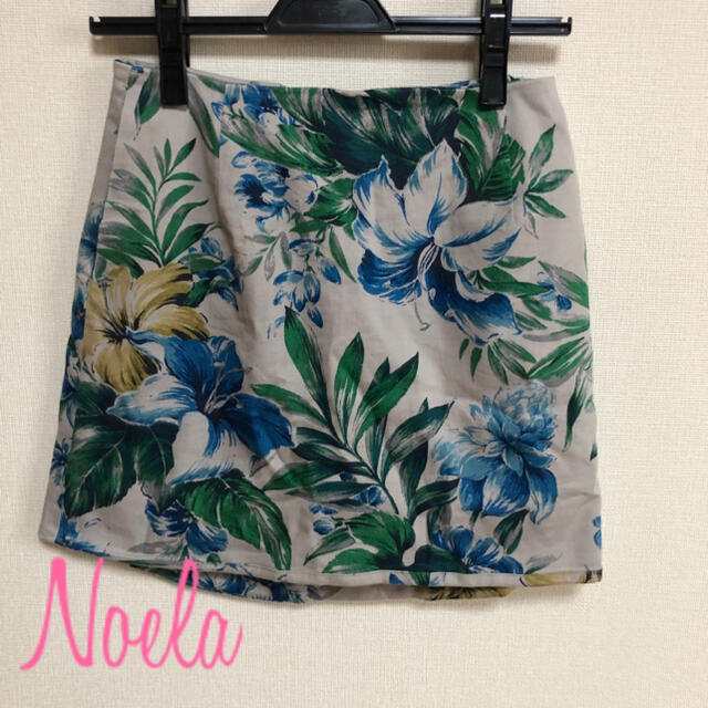 Noela(ノエラ)のNoela 花柄　ミニスカート　タイトスカート レディースのスカート(ミニスカート)の商品写真