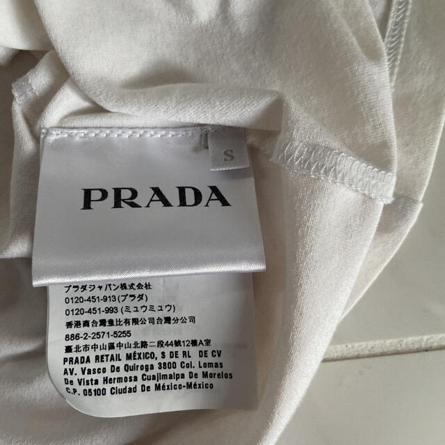 美品！PRADA プラダ　Vネック　Tシャツ