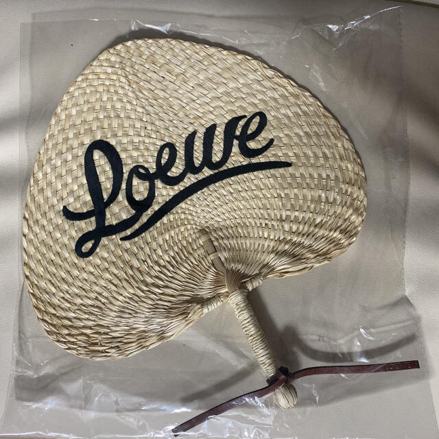 LOEWE - 【新品未開封】LOEWE ロエベ 2021年 ノベルティ うちわ LOEWE - 【新品未開封】LOEWE ロエベ 2021年 ノベルティ うちわ