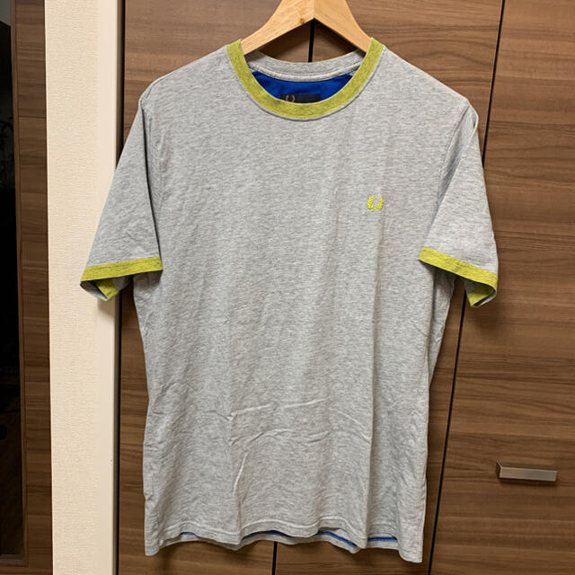 FRED PERRY(フレッドペリー)のTシャツ フレッドペリー グレー Lサイズ メンズのトップス(Tシャツ/カットソー(半袖/袖なし))の商品写真