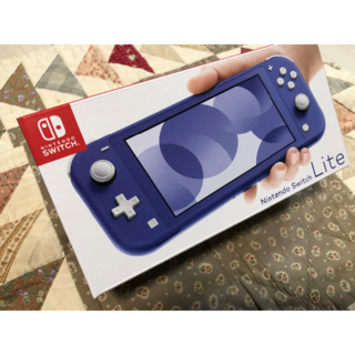 Nintendo Switch - 新品未使用 Nintendo Switch Lite ブルーの通販｜ラクマ