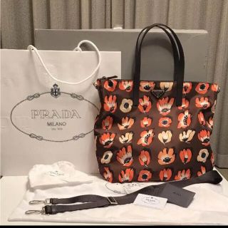 PRADA(花柄 ・ トートバッグ)のフリマアイテム一覧 PRADA(花柄 ・ トートバッグ)のフリマアイテム一覧