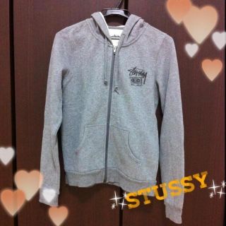 ステューシー(STUSSY)のSTUSSY girl グレーパーカー(パーカー)