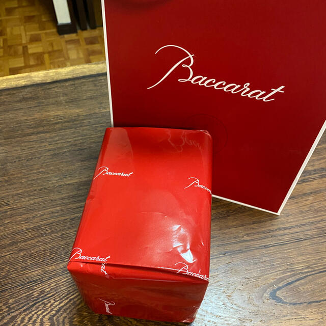 Baccarat(バカラ)のbaccara❤️バカラ招き猫クリスタル・レッドオクトゴン新品 インテリア/住まい/日用品のインテリア小物(置物)の商品写真