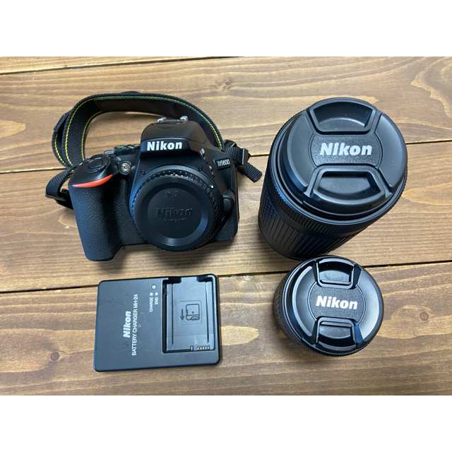 値下げ！Nikon デジタル一眼レフカメラ D5600 ダブルズームキット