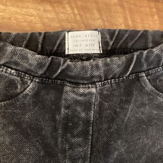 ザラキッズ(ZARA KIDS)のZARA GIRLS  ブラックデニム　110 ストレッチ　女の子⭐︎(パンツ/スパッツ)