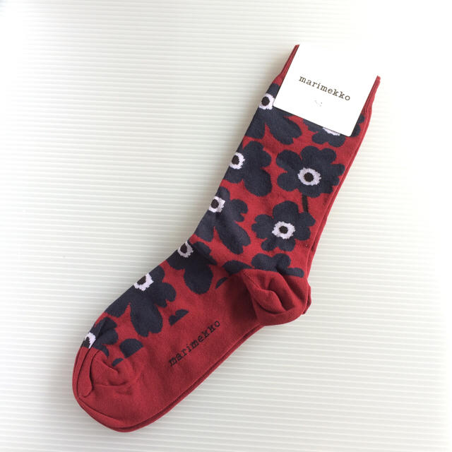 marimekko(マリメッコ)のマリメッコ 37-39 ダークレッド ウニッコ ソックス レディースのレッグウェア(ソックス)の商品写真