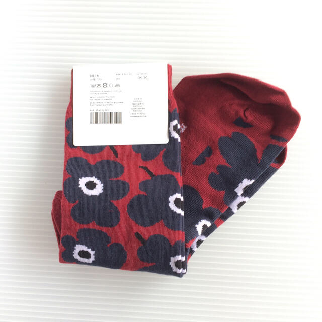 marimekko(マリメッコ)のみー様専用  34-36 ダークレッドとオリーブ ソックス レディースのレッグウェア(ソックス)の商品写真