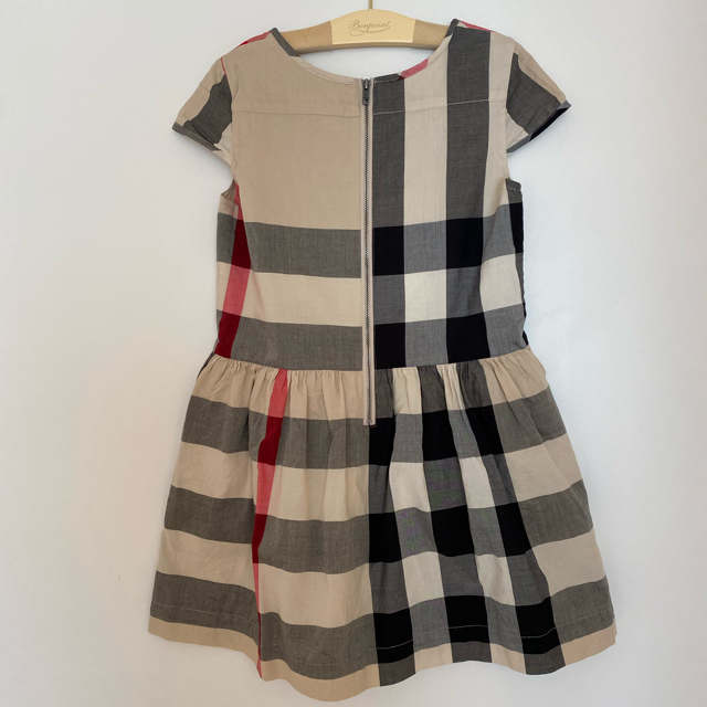 BURBERRY(バーバリー)のバーバリーキッズ☆ワンピース☆size8 キッズ/ベビー/マタニティのキッズ服女の子用(90cm~)(ワンピース)の商品写真