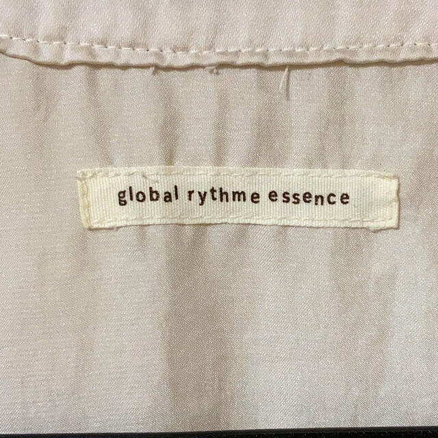 global rythme essence(グローバルリズムエッセンス)のお値下げ⬇️global rythme essence 胸元フリルワンピース　 レディースのワンピース(ひざ丈ワンピース)の商品写真