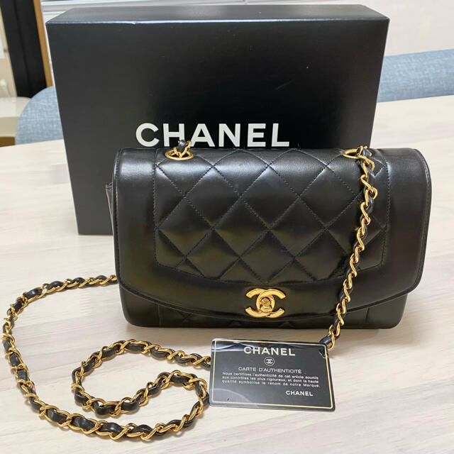 CHANEL シャネル　マトラッセ　ダイアナフラップ　ショルダー