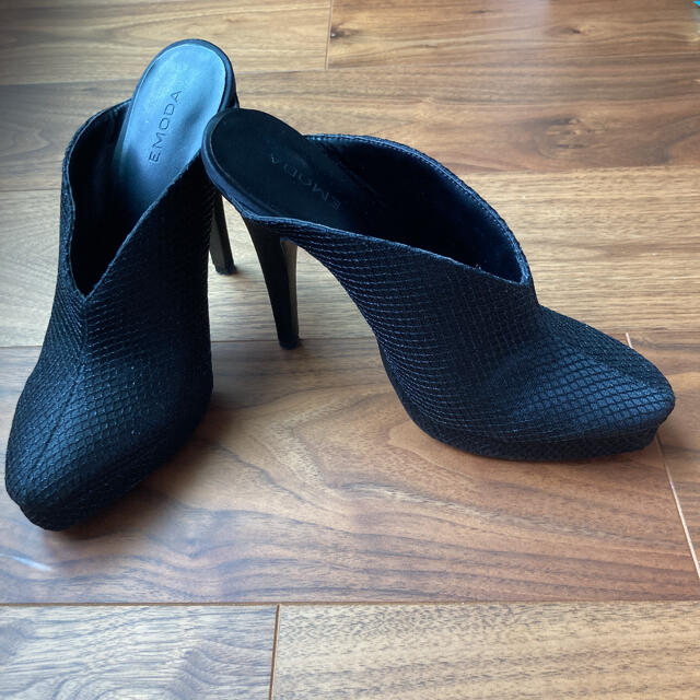 【ほぼ新品】EMODAサボミュールピンヒールサンダルLサイズ黒BLACK レディースの靴/シューズ(ハイヒール/パンプス)の商品写真