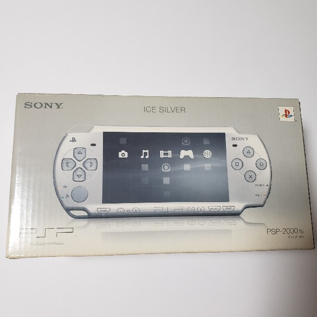 PlayStation Portable(プレイステーションポータブル)のSONY PSP-2000 アイスシルバー  本体 エンタメ/ホビーのゲームソフト/ゲーム機本体(携帯用ゲーム機本体)の商品写真