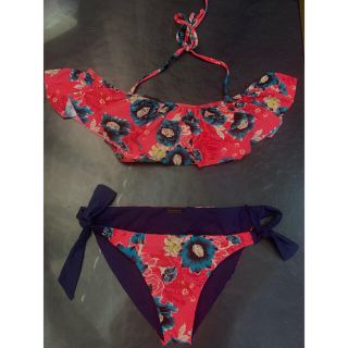 ビラボン(billabong)のBILLABONG ビラボン　水着　花柄(水着)