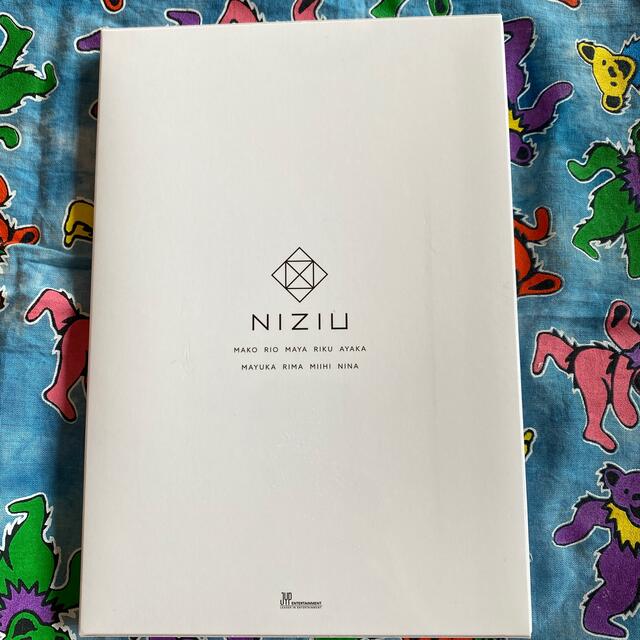 NiziU メイキングブック エンタメ/ホビーのタレントグッズ(アイドルグッズ)の商品写真