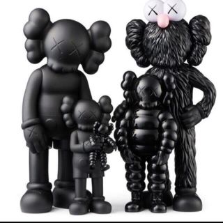 メディコムトイ(MEDICOM TOY)のKAWS FAMILY BLACK OKYO FIRST カウズ(その他)