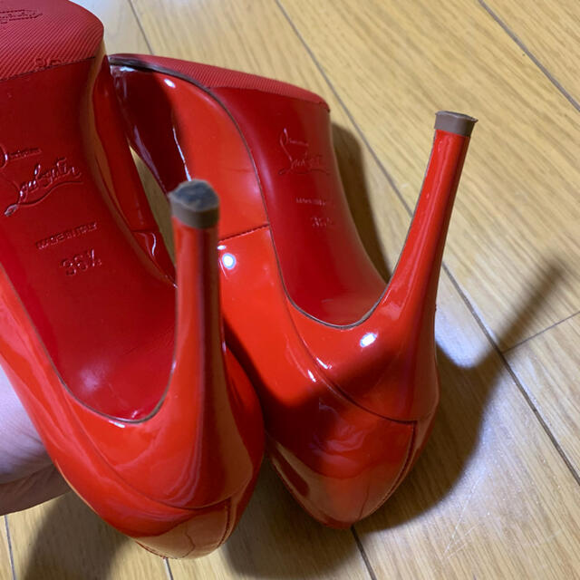 Christian Louboutin(クリスチャンルブタン)のChristian Louboutin ルブタン　パンプス レディースの靴/シューズ(ハイヒール/パンプス)の商品写真