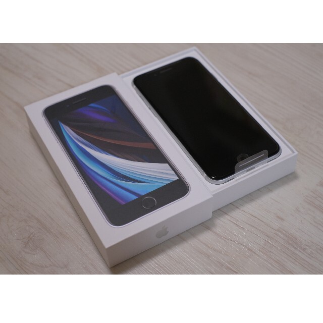 docomo iPhone SE2 64GB white 白 本体 docomo iPhone SE2 64GB white 白 本体