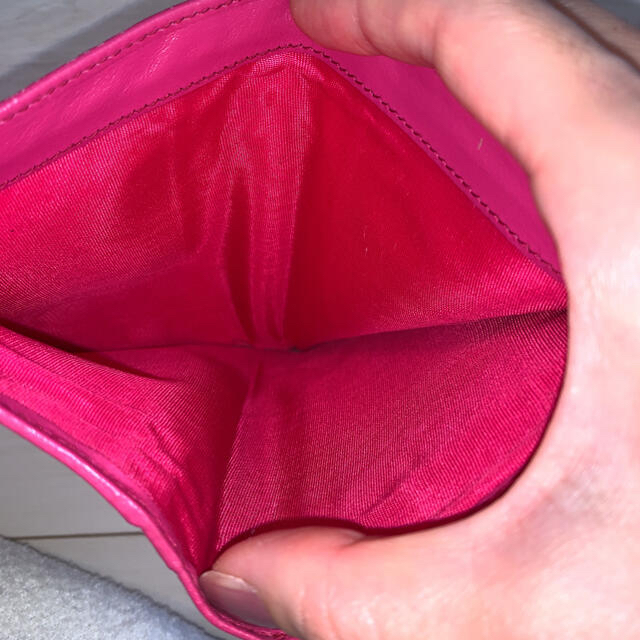 PRADA(プラダ)のPRADA プラダ　折り財布　ピンク　本革 メンズのファッション小物(折り財布)の商品写真