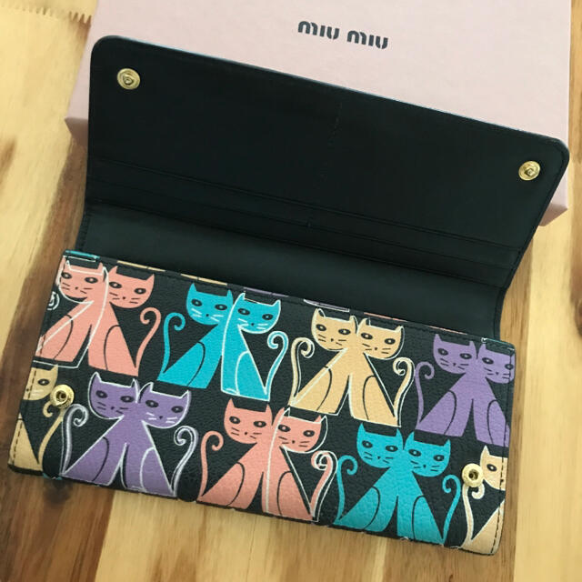 激レア 美品 miumiu ミュウミュウ マドラスキャット 猫ちゃん 長財布-