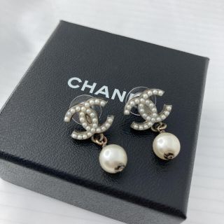 シャネル(CHANEL)のCHANEL パールピアス　ゴールド(ピアス)