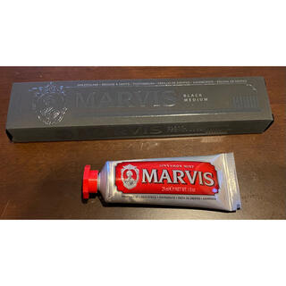 マービス(MARVIS)のMARVIS 歯ブラシ1個　シナモン ミント トゥースペースト (25ml)(歯磨き粉)