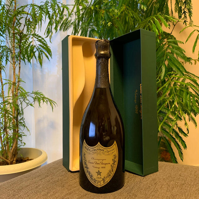 Dom Pérignon(ドンペリニヨン)の1992年 ヴィンテージ  ドンペリニヨン 箱付き 未開封 食品/飲料/酒の酒(シャンパン/スパークリングワイン)の商品写真