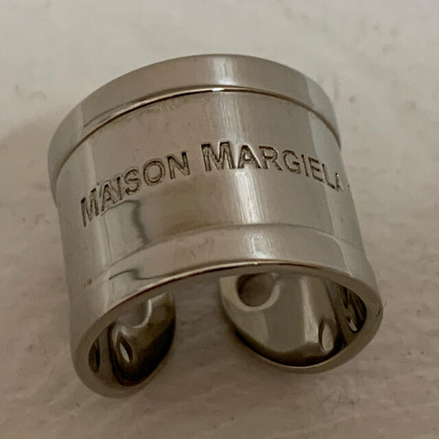 MM6(エムエムシックス)のMM6 MAISON MARTIN MARGIELA 2021SS ロゴリング  レディースのアクセサリー(リング(指輪))の商品写真