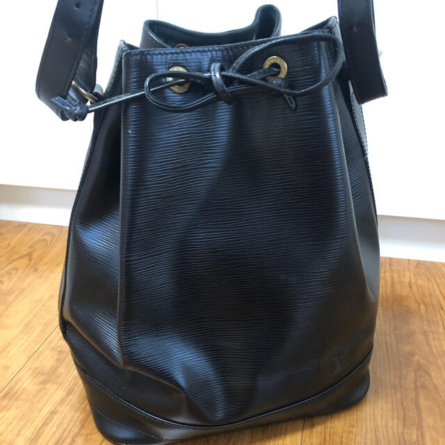 LouisVuittonルイヴィトン　LouisVuitton バッグ　エピ　ノエ