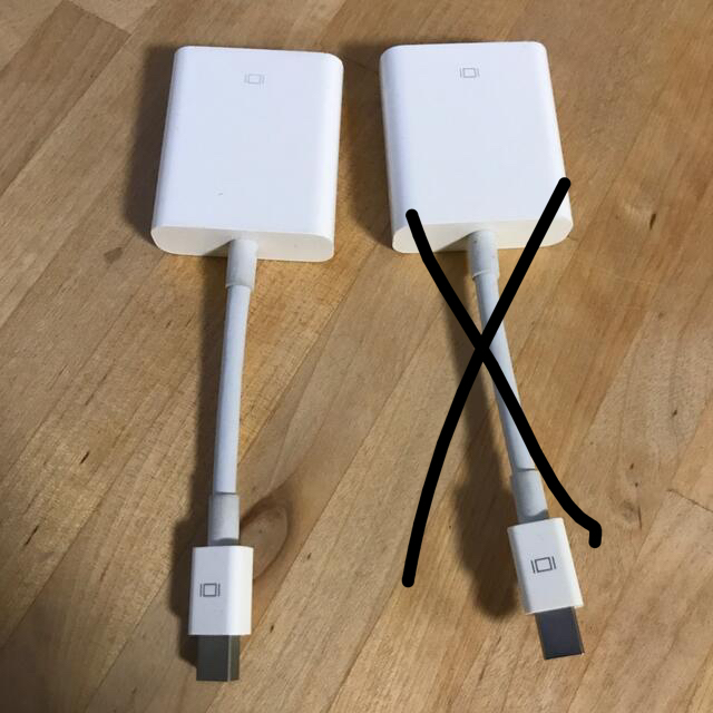 Apple(アップル)の未使用Apple純正品Mini DisplayPort-VGAアダプタ スマホ/家電/カメラのPC/タブレット(PC周辺機器)の商品写真