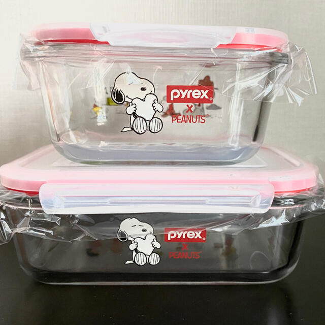 Pyrex(パイレックス)のSNOOPY パイレックス　耐熱ガラス保存容器　2個セット インテリア/住まい/日用品のキッチン/食器(容器)の商品写真