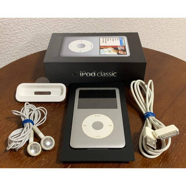 iPod(アイポッド)のiPod classic Apple アイポッド 初期化済 CLASSIC スマホ/家電/カメラのオーディオ機器(ポータブルプレーヤー)の商品写真