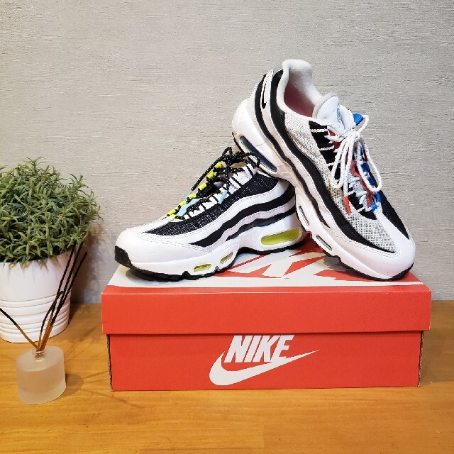 NIKE(ナイキ)のAIRMAX95 QS GREEDY 25.5 Nike エアマックス 箱付き メンズの靴/シューズ(スニーカー)の商品写真