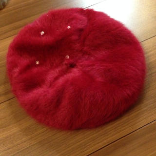 アースミュージックアンドエコロジー(earth music & ecology)の赤ニットベレー帽(ニット帽/ビーニー)