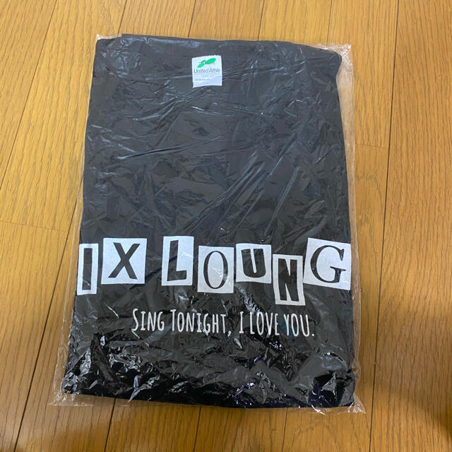 SIX LOUNGE Tシャツ エンタメ/ホビーのタレントグッズ(ミュージシャン)の商品写真
